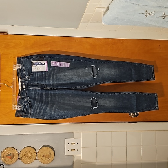 12S Signature Levi Strauss Mid Rise Super Skinny Jeans NWT - Picture 5 of 11